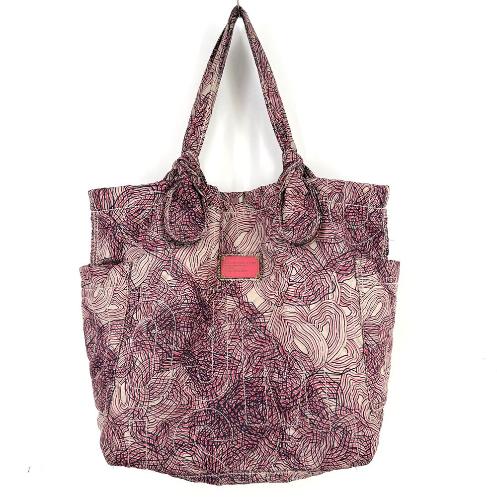 Marc By Marc Jacobs Quilted Tote Bag Pink Swirl Magnet Close